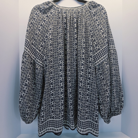 Max Studio Blue And White Floral Plus Size Blouse 1X - Picture 2 of 10